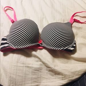 Victoria secret bra size 34D